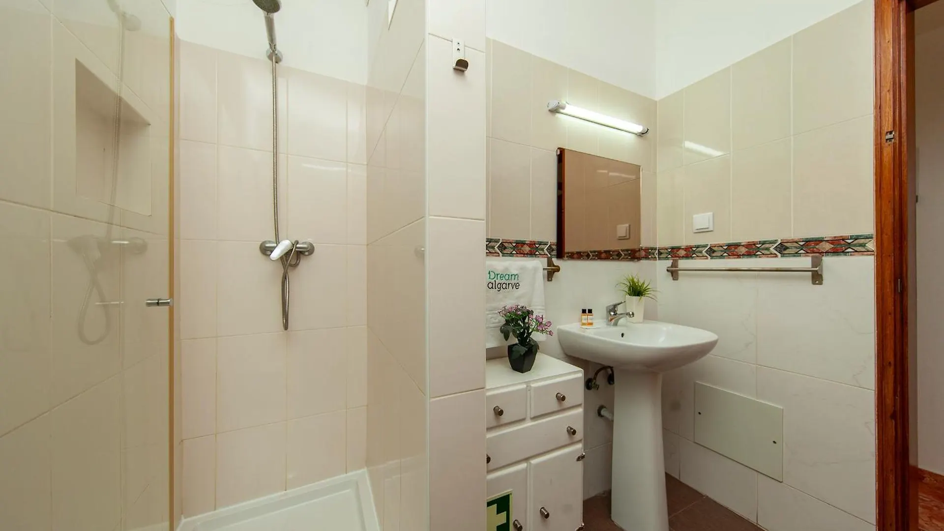 Apartamento de 60 m2 com 2 quarto Lagos